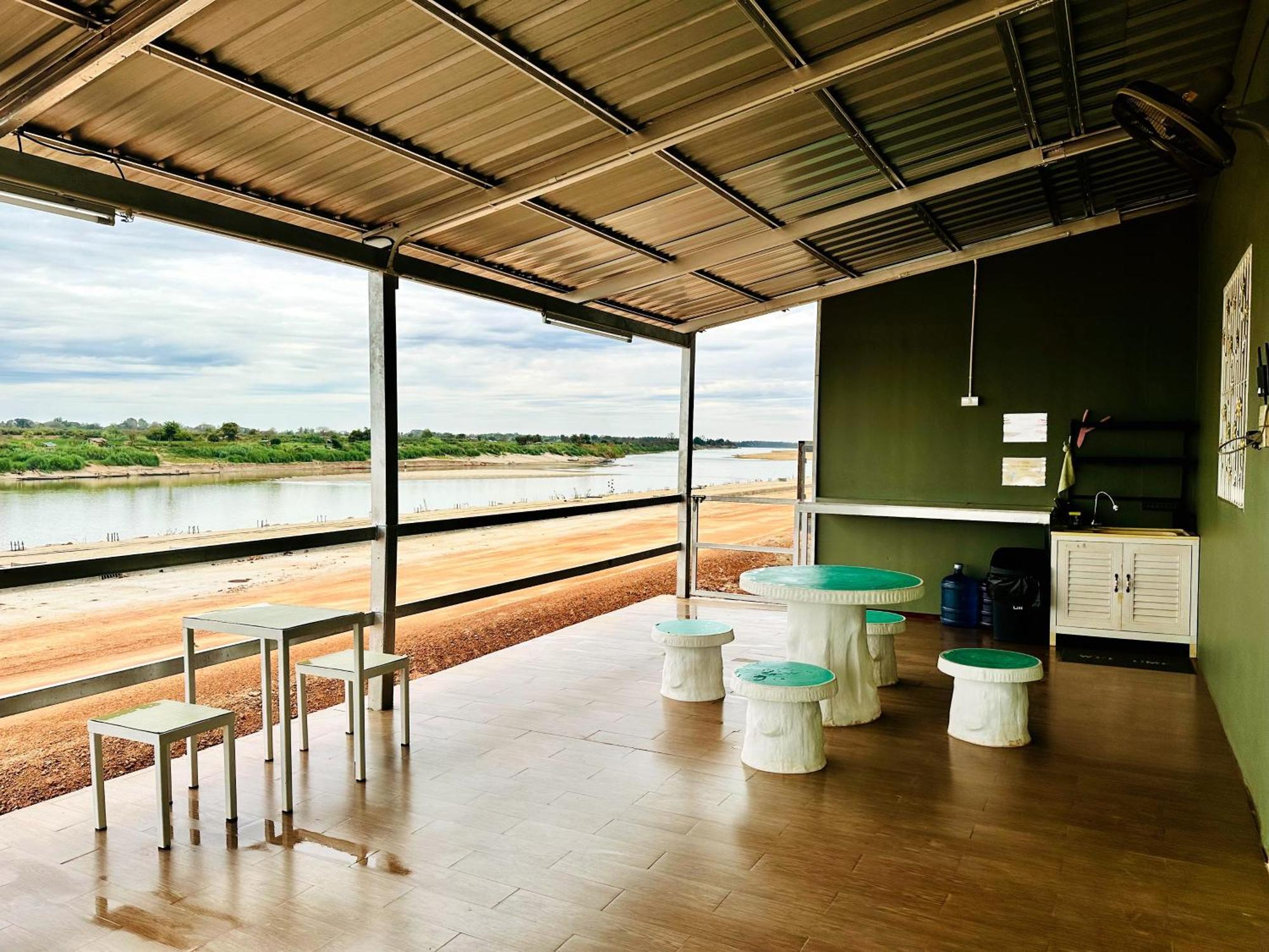 นกฮูกเฮ้าส์ บ้านพักริมโขง Nong Khai Exterior photo